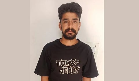 பாகிஸ்தான் உளவாளியாக மாறிய லாரி ஓட்டுநர் கைது - சிசிடிவி மூலம் ராணுவ நடமாட்டத்தை பகிர்ந்தார்