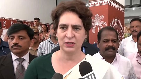 “பெண்கள் பாதுகாப்பை உறுதி செய்யாமல் பெரிய திட்டங்களைப் பற்றி பேசுவதில் அர்த்தமில்லை” - பிரியங்கா காந்தி