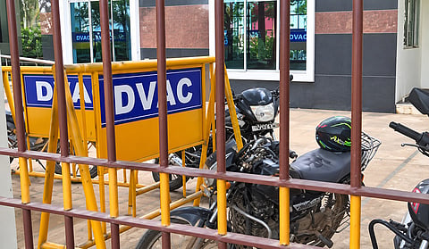 நகராட்சி நிர்வாகம், உள்ளாட்சி அலுவலகங்கள் தொடர்பான  40-க்கும் மேற்பட்ட இடங்களில் லஞ்ச ஒழிப்பு துறை சோதனை