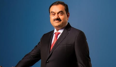 முகேஷ் அம்பானியை பின்னுக்​குத் தள்ளி இந்தியாவின் பெரும் பணக்காரர் ஆனார் கவுதம் அதானி
