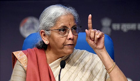 ரஷ்யா​விட​ம் இருந்து எண்ணெய் வாங்​குவதை உடனே நிறுத்த முடியாது: நிர்மலா சீதாராமன் தகவல் 