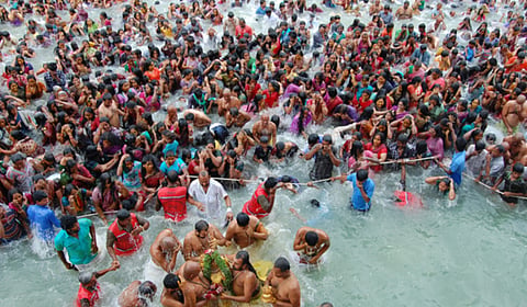 சக்​கர ஸ்​நான நிகழ்ச்சியுடன் திருப்பதி பிரம்மோற்சவம் நிறைவு