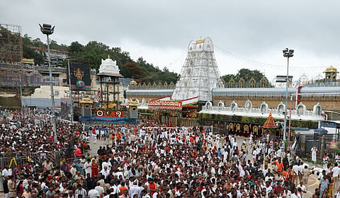 திருப்பதி கோயில் உண்டியல் காணிக்கை ரூ.29 கோடி; 33 லட்சம் லட்டு விற்பனை!