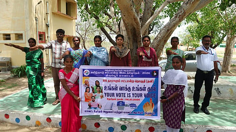 தாராபுரத்தில் தேர்தல் நுண் பார்வையாளர்களுக்கு பயிற்சி முகாம்