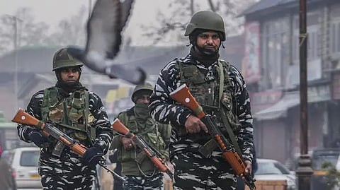 தாராபுரத்தில் துணை ராணுவப் படை பாதுகாப்பு