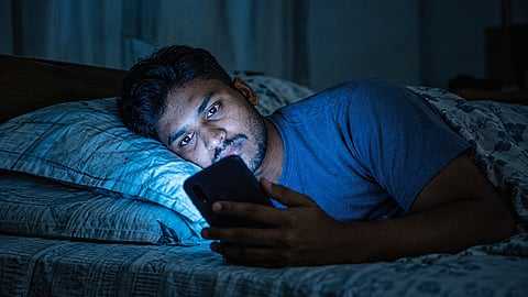 தூக்கத்தைக் கெடுக்கும் திறன்பேசிகள்