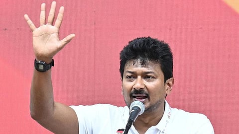 தாராபுரத்துக்கு படையெடுக்கும் அரசியல் கட்சித் தலைவர்கள்: உதயநிதி இன்று பிரச்சாரம்