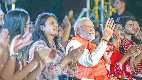 ‘பஜன் கிளப்பிங்’ நிகழ்ச்சியில் ஜென் ஸி இளைஞர்களுடன் பிரதமர் மோடி பங்கேற்பு
