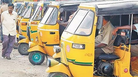 அக்.31-க்குள் மீட்டர் கட்டணத்தை உயர்த்தாவிட்டால் போராட்டம்: ஆட்டோ தொழிற்சங்க கூட்டமைப்பு தகவல்