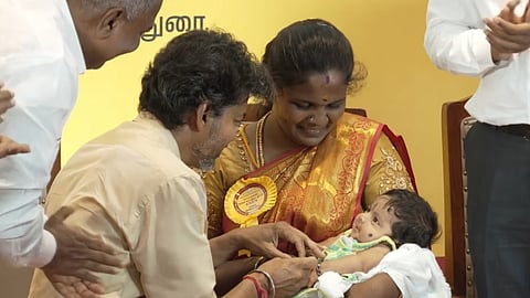 மதுரையில் ‘தாய்மாமன் தங்க மோதிரம்’ திட்டத்தை தொடங்கி வைத்தார் முதல்வர் விஜய்