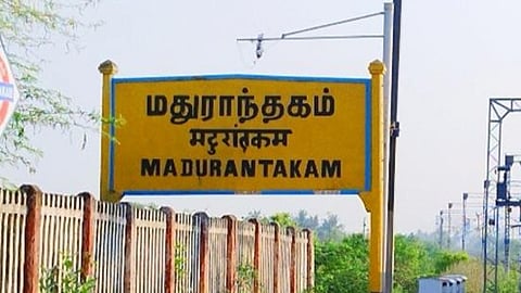 மதுராந்தகம் தொகுதியில் விதிமீறல் விவரங்கள் வெளியிடப்படவில்லை: கட்சிகள் விமர்சனம் 
