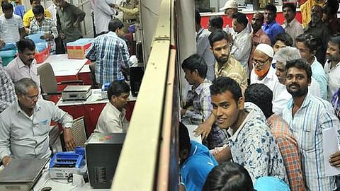 வாரத்தில் 5 நாட்கள் வேலை என்ற கோரிக்கையை ஆராய உயர்மட்டக் குழு அமைக்க முடிவு: வங்கி ஊழியர்கள் வேலைநிறுத்தம் தள்ளிவைப்பு