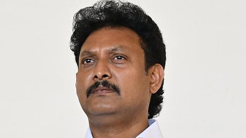 தனியார் பள்ளிகளிடம் ரூ. 100 கோடி வசூலித்த விவகாரம்: உயர் நீதிமன்றத்தில் அன்பில் மகேஸ் மனு