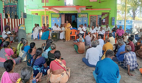 “பொங்கலுக்கு புதிய ரக சேலை வழங்கும் முடிவில் சரியான திட்டமிடல் இல்லை” - பாலபாரதி விமர்சனம்
