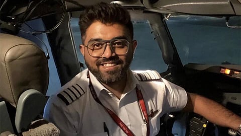 ‘ஃப்ளை துபாய்’ பைலட் ஸ்மித் மச்சாருக்கு அரசு விருது: குஜராத் முதல்வர் அறிவிப்பு