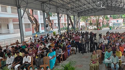 கல்லூரியில் சேராத மாணவர்களுக்காக சென்னையில் ‘உயர்வுக்கு படி’ சிறப்பு முகாம்