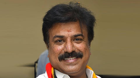 தேமுதிக பொருளாளர் சுதீஷ் அக்.5-ல் நியூயார்க் பயணம்