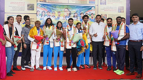 ஆசிய போட்டியில் பதக்கம் வென்ற வீரர்களுக்கு அமைச்சர் ஆதவ் அர்ஜுனா நேரில் பாராட்டு