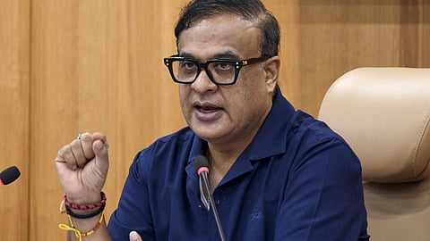 ஆம்புலன்ஸை நிறுத்தி வாகன அணிவகுப்பு: நோயாளி குடும்பத்தினரிடம் மன்னிப்பு கேட்ட அசாம் முதல்வர்