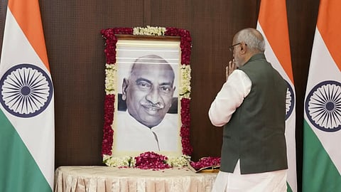 ‘தமிழகம் வீறுநடை போட காரணமாக இருந்தவர் காமராஜர்’ - சி.பி.ராதாகிருஷ்ணன் புகழஞ்சலி