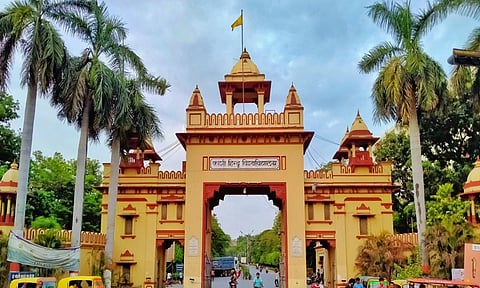 பனாரஸ் பல்கலை.யில் மேம்படுத்தப்பட்ட ஜோதிடப் பிரிவு: ஜாதகம், நல்லநேரம் உள்ளிட்ட 8 வகை சேவைகள் தொடக்கம் 