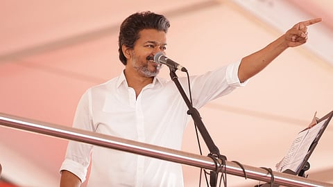 "இவ்வளவு காலம் நம்மை ஏமாற்றியவர்களை புறந்தள்ளுங்கள்” - விஜய் வேண்டுகோள்