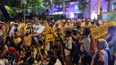 டெல்லி | போலீஸாரின் பாலியல் சீண்டலுக்கு ஆளானதாக 3 பெண் பத்திரிகையாளர்கள் புகார்