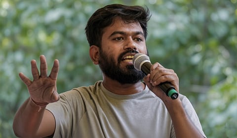 காந்தி, நேரு, அம்பேத்கருக்கு அபிஜித் திப்கே புகழாரம்
