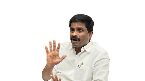 தேர்தல் நடத்தை விதியை மீறி ஊடக சந்திப்பு: திமுக வேட்பாளர் பரந்தாமன் மீது தேர்தல் அதிகாரியிடம் தவெக புகார்