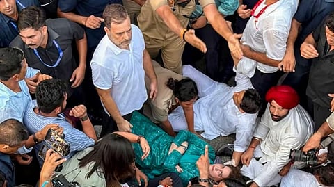 ராகுல் உட்பட எம்.பி.க்கள் மீண்டும் கைதாகி விடுதலை: ஞானேஷ்குமாருக்கு எதிராக வலுக்கிறது போராட்டம்