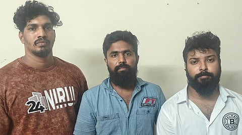 சென்னையில் பல இடங்களில் அலுவலகம் அமைத்து வேலை வாங்கித் தருவதாக கூறி பண மோசடி - 3 பேர் கைது