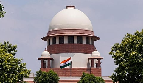 ஓட்டுநர்களின் பெயர், புகைப்படம் வாடகை வாகனங்​களில் கட்டாயம்: உச்ச நீதிமன்றம் உத்தரவு 