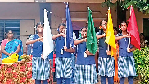அமைச்சராகும் மாணவச் செல்வங்கள்!
