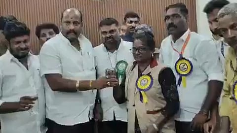 ஆட்டோ ஓட்டுநர்களின் உண்ணாவிரதப் போராட்டம் வாபஸ்: அமைச்சர் பேச்சுவார்த்தையை அடுத்து முடிவு