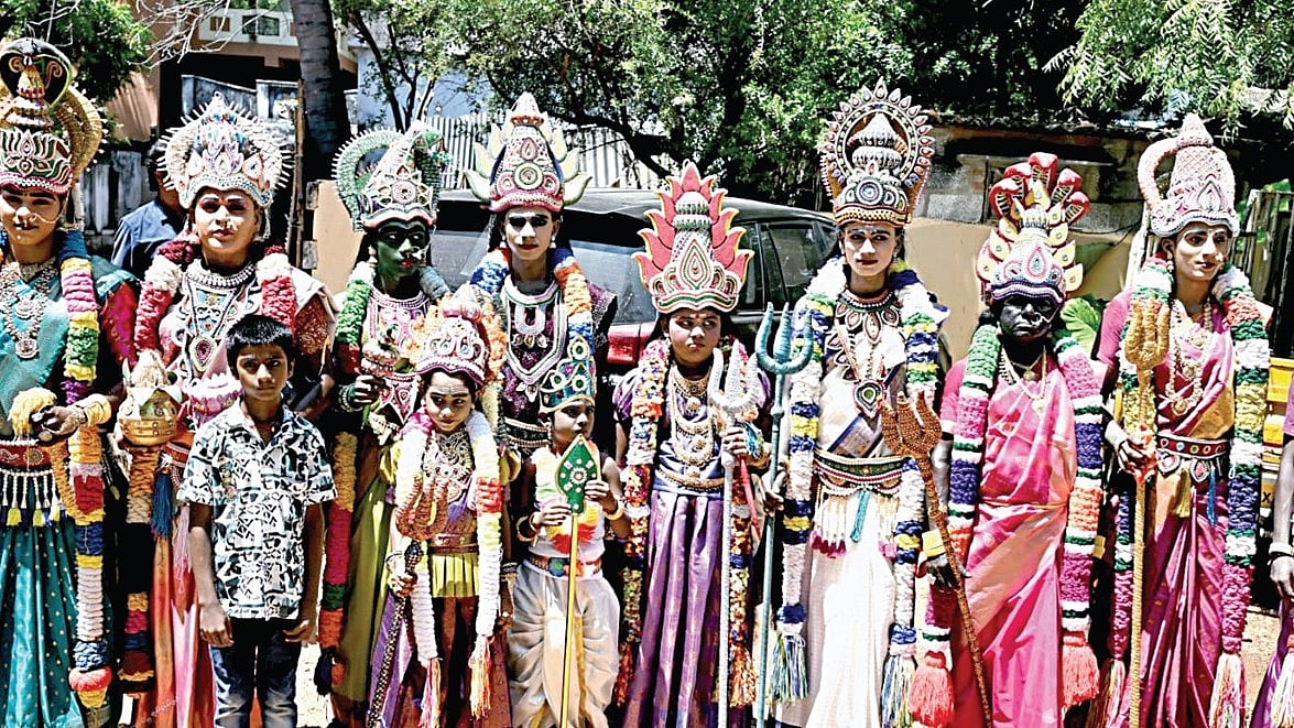 தசரா திருவிழாவில் நாளை சூரசம்ஹாரம்: குலசேகரன்பட்டினத்தில் குவியும் பக்தர்கள்