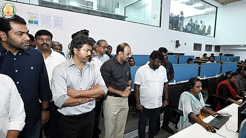 சென்னை மாநகராட்சியின் ரிப்பன் மாளிகையிலுள்ள ஒருங்கிணைந்த கட்டளை மற்றும் கட்டுப்பாட்டு மையத்தில் முதல்வர் விஜய் ஆய்வு