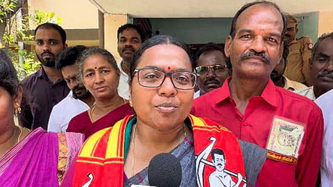 கோவையில் நாதக நிர்வாகி கார்த்திகா உட்பட 6 பேர் கைது