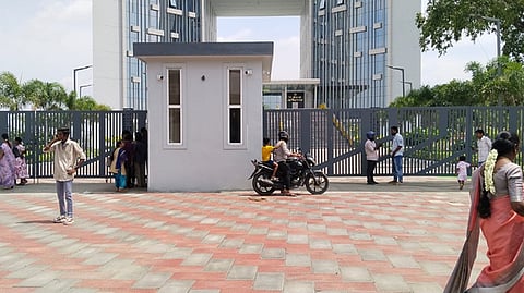 கோவை பெரியார் அறிவுலகத்துக்கு 2 நாள் அரசு விடுமுறை: குழந்தைகள், பெற்றோர் ஏமாற்றம்