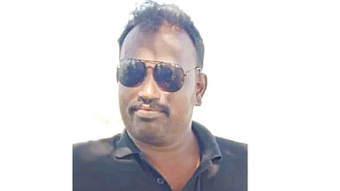 போதைப் பொருள் கடத்தல் வழக்கு எதிரொலி: 2 போலீஸார் பணியிட மாற்றம் 
