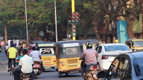 கலங்கரை விளக்கம் முதல் அடையாறு வரை உயர்மட்ட சாலைக்கு திட்ட அறிக்கை தயாரிக்க டெண்டர்