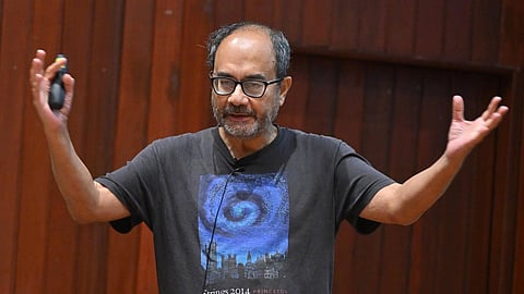 இந்​திய விஞ்​ஞானி அசோக் சென்