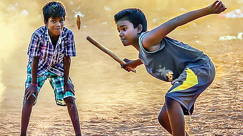 கிட்டிப்புள்ளிலும் இருக்கு இயற்பியல் | விளையாட்டில் இயற்பியல்
