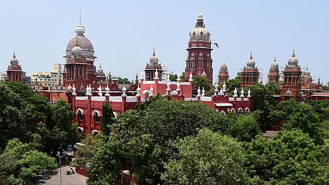 அதிமுக எம்எல்ஏக்களிடம் தேர்தல் செலவை வசூலிக்க கோரிய வழக்கில் விதிக்கப்பட்ட ரூ.1 லட்சம் அபராதம் ரத்து