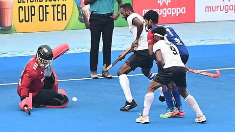எம்சிசி-முருகப்பா கோப்பை ஹாக்கி தொடர்: ரயில்வே, கடற்படை அணிகள் அரை இறுதிக்கு முன்னேற்றம்