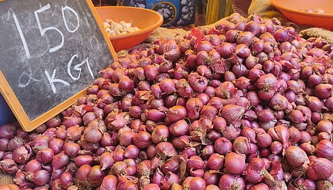 சின்ன வெங்காயம் கிலோ ரூ.150 ஆக உயர்வு @ ஓசூர்