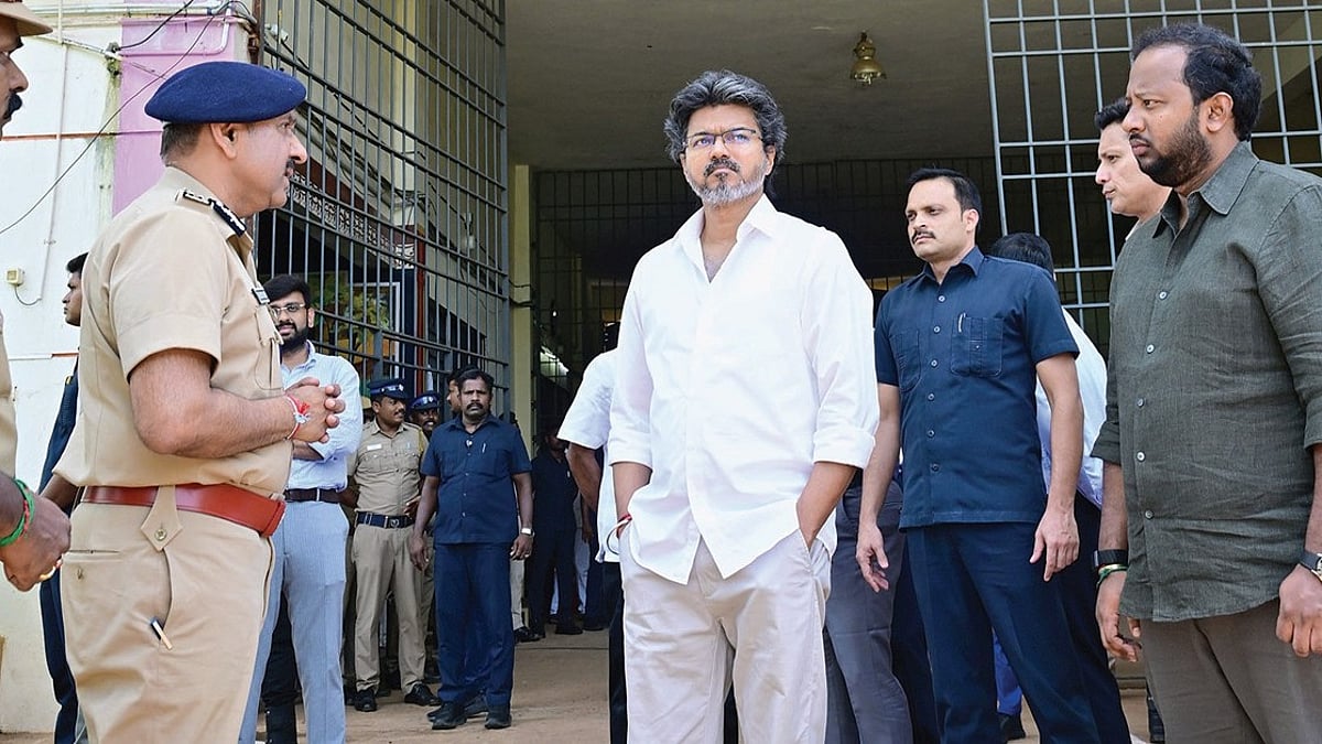 புழல் சிறையில் முதல்வர் விஜய் ஆய்வு: கைதிகளுக்கான உணவை சாப்பிட்டுப் பார்த்து குறைகளை கேட்டறிந்தார்