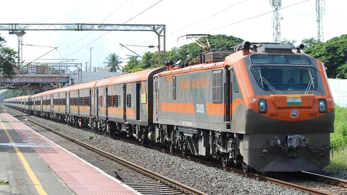 சென்னை ஐசிஎஃப்-பில் தயாரிக்கப்பட்ட 2 அம்ரித் பாரத் ரயில்கள் தெற்கு ரயில்வேயிடம் ஒப்படைப்பு