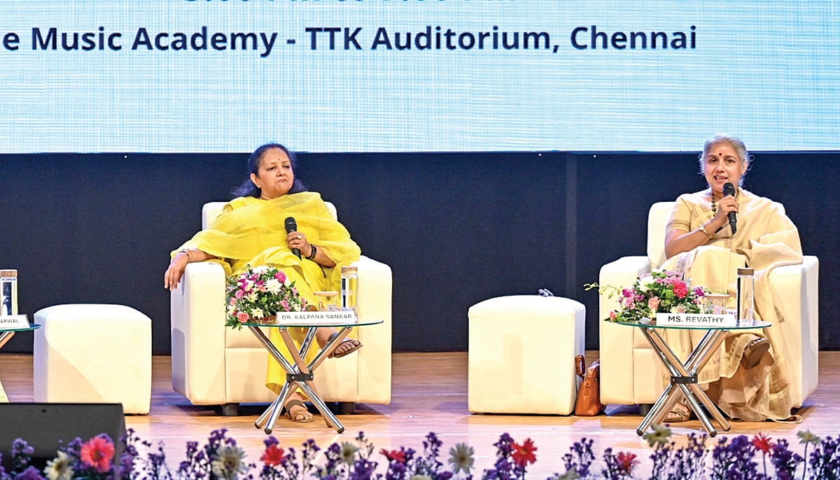 பெண்கள் பாதுகாப்பு குறித்து சிறு வயதில் இருந்தே ஆண்களிடம் விழிப்புணர்வு ஏற்படுத்த வேண்டும்: நடிகை ரேவதி வலியுறுத்தல்