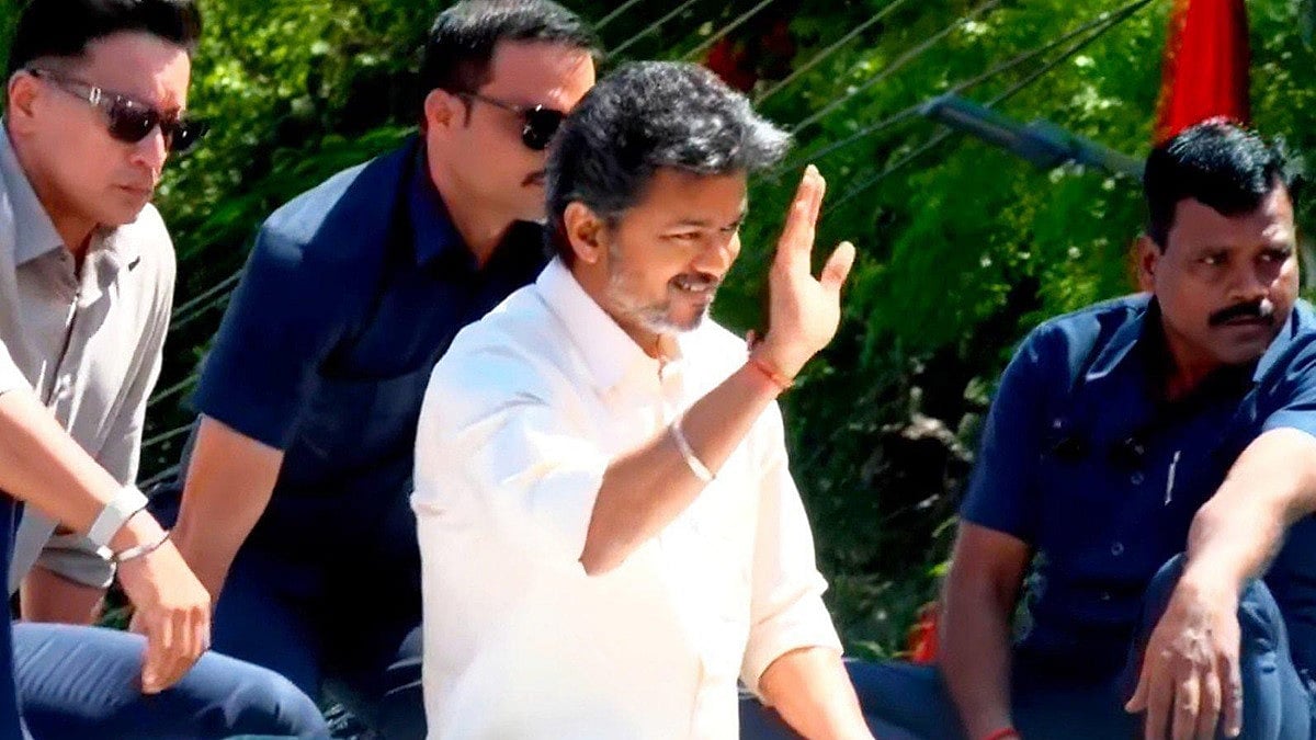 மேட்டூர் அணையை திறக்க வருகை தந்த முதல்வர் விஜய் - மக்கள் உற்சாக வரவேற்பு