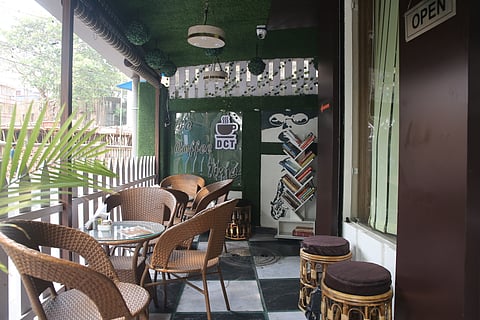 Make your way for a relaxing meal at De Coffee Time